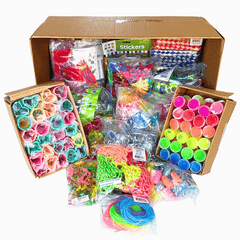 Small Toys Treasure Box Assortment 13?› each (1100 total toys)